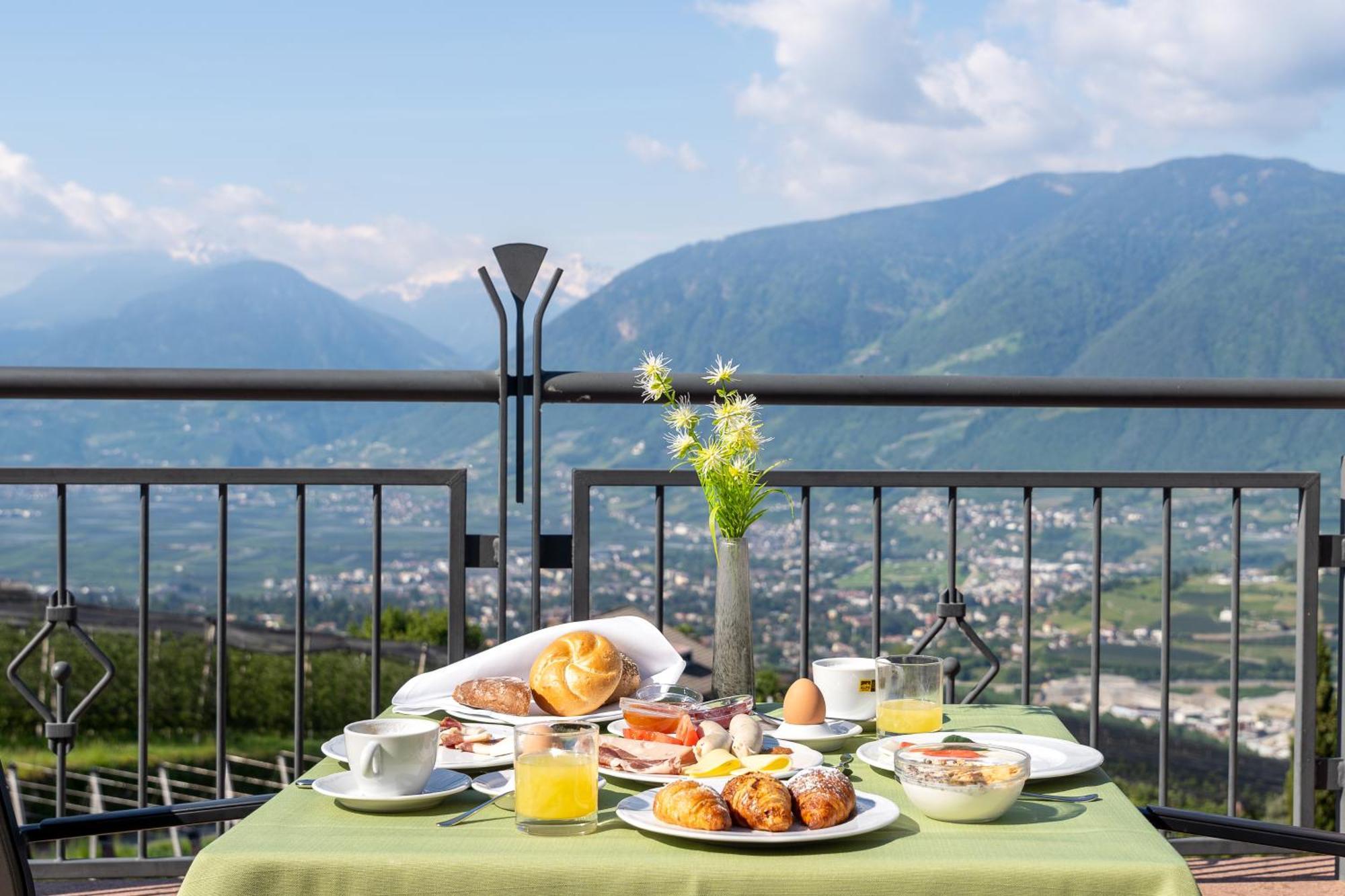 Hotel Meinhardt Schenna Ngoại thất bức ảnh